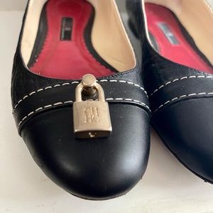 Carolina Herrera flats